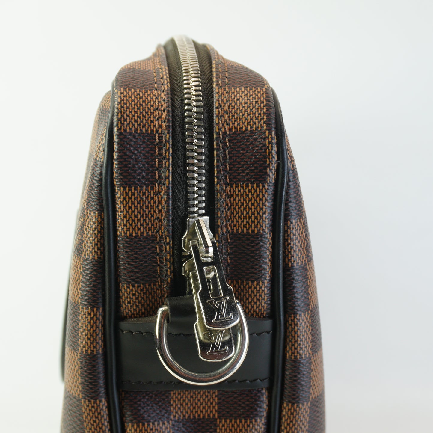 Louis Vuitton	Porte-Document Voyage DE SHW Medium