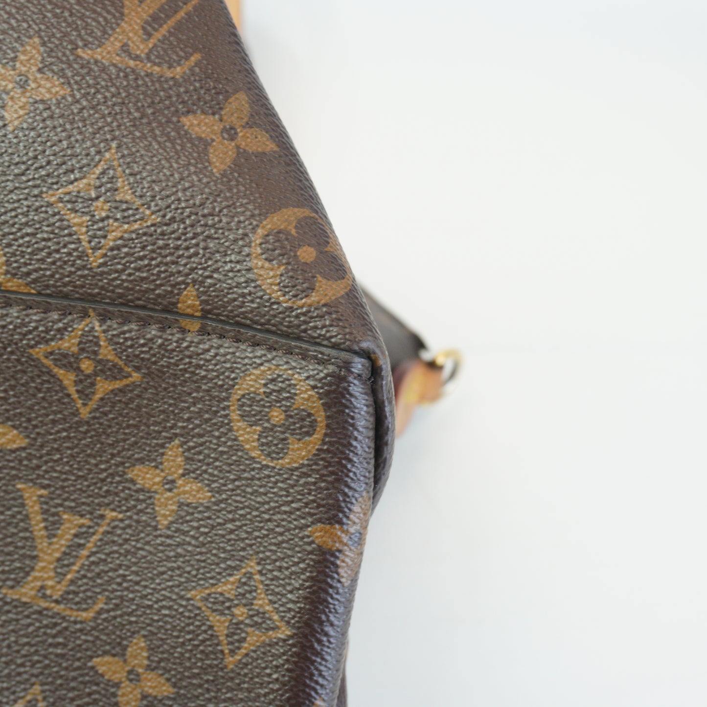 Louis Vuitton	Rivoli Mono Medium GHW
