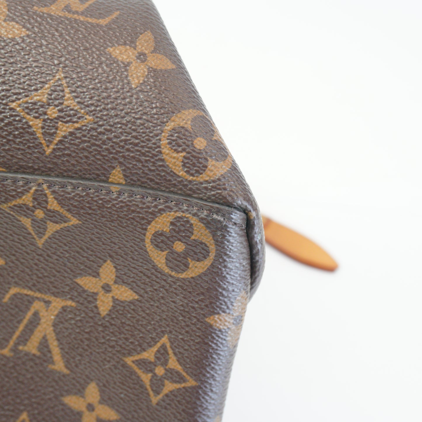 Louis Vuitton	Rivoli Mono Medium GHW