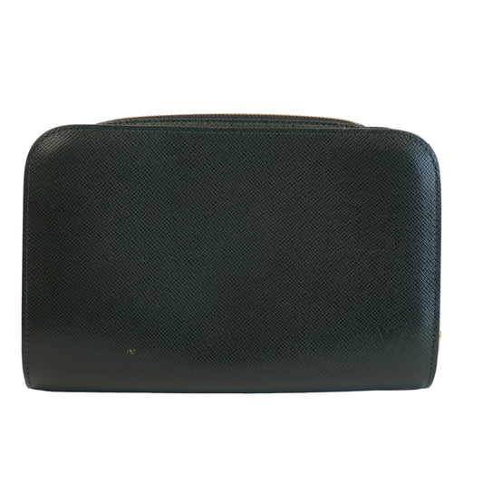 Louis Vuitton	Green Taiga Clutch Leather
