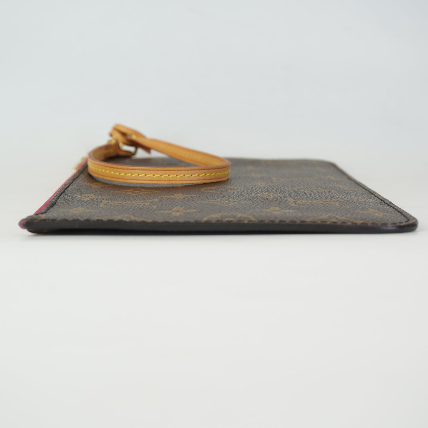 Louis Vuitton	Neverfull Pouch