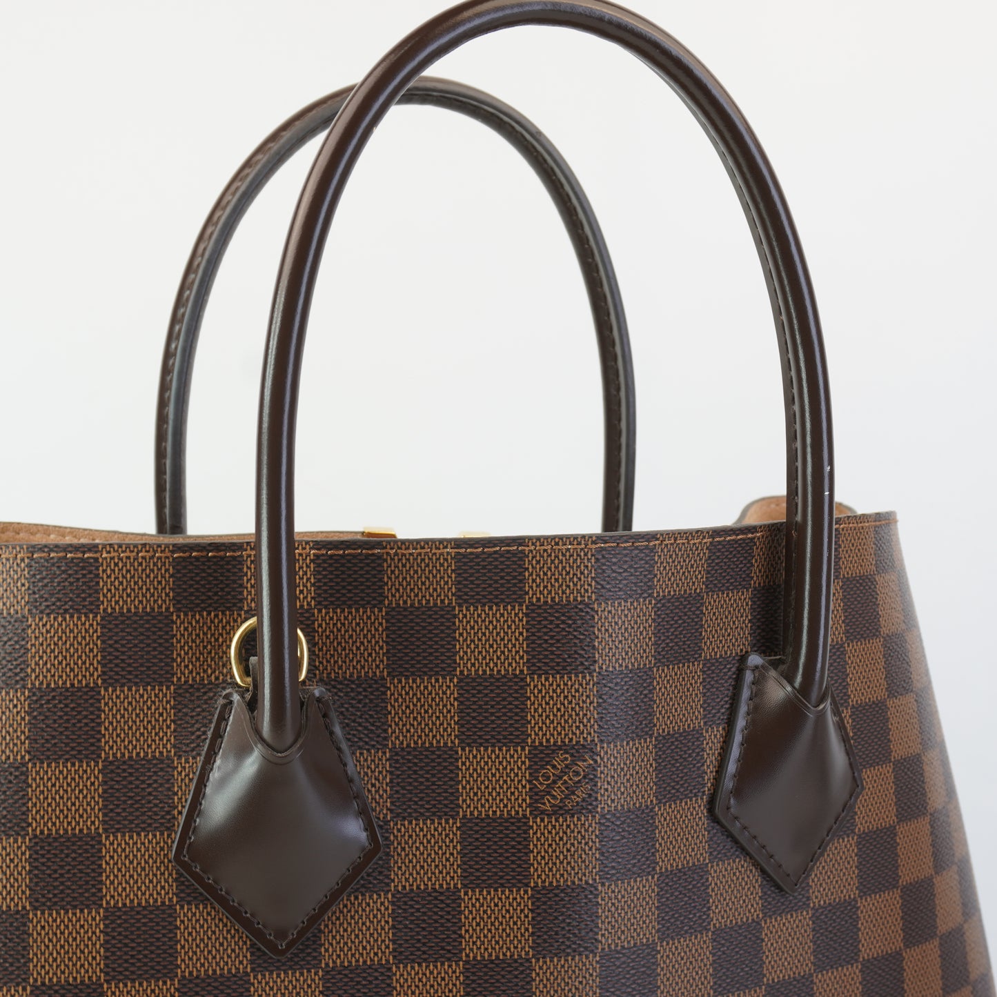 Louis Vuitton	Kensington