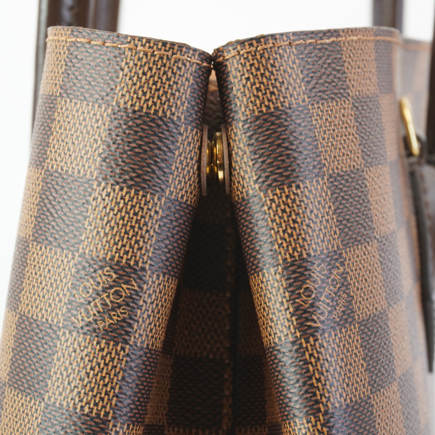 Louis Vuitton	Kensington