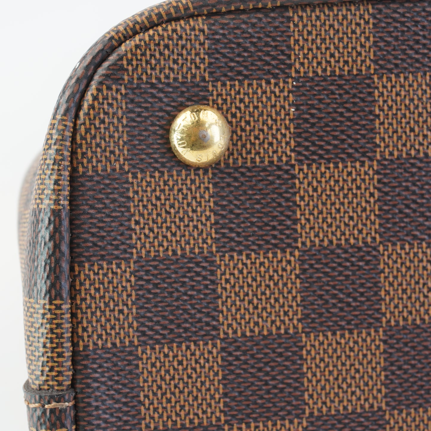 Louis Vuitton	Kensington