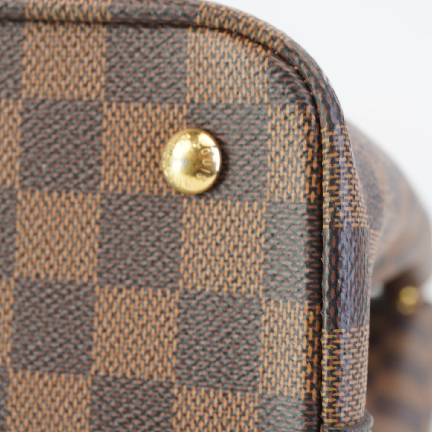 Louis Vuitton	Kensington