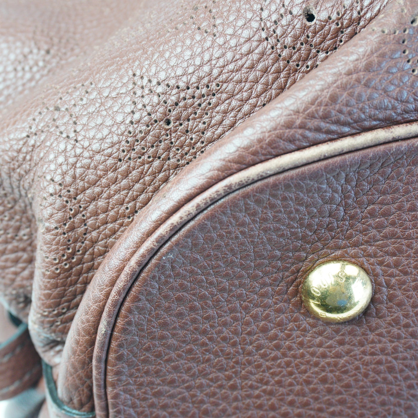 Louis Vuitton	Mahina Solor PM Bag Choco Brown Medium GHW
