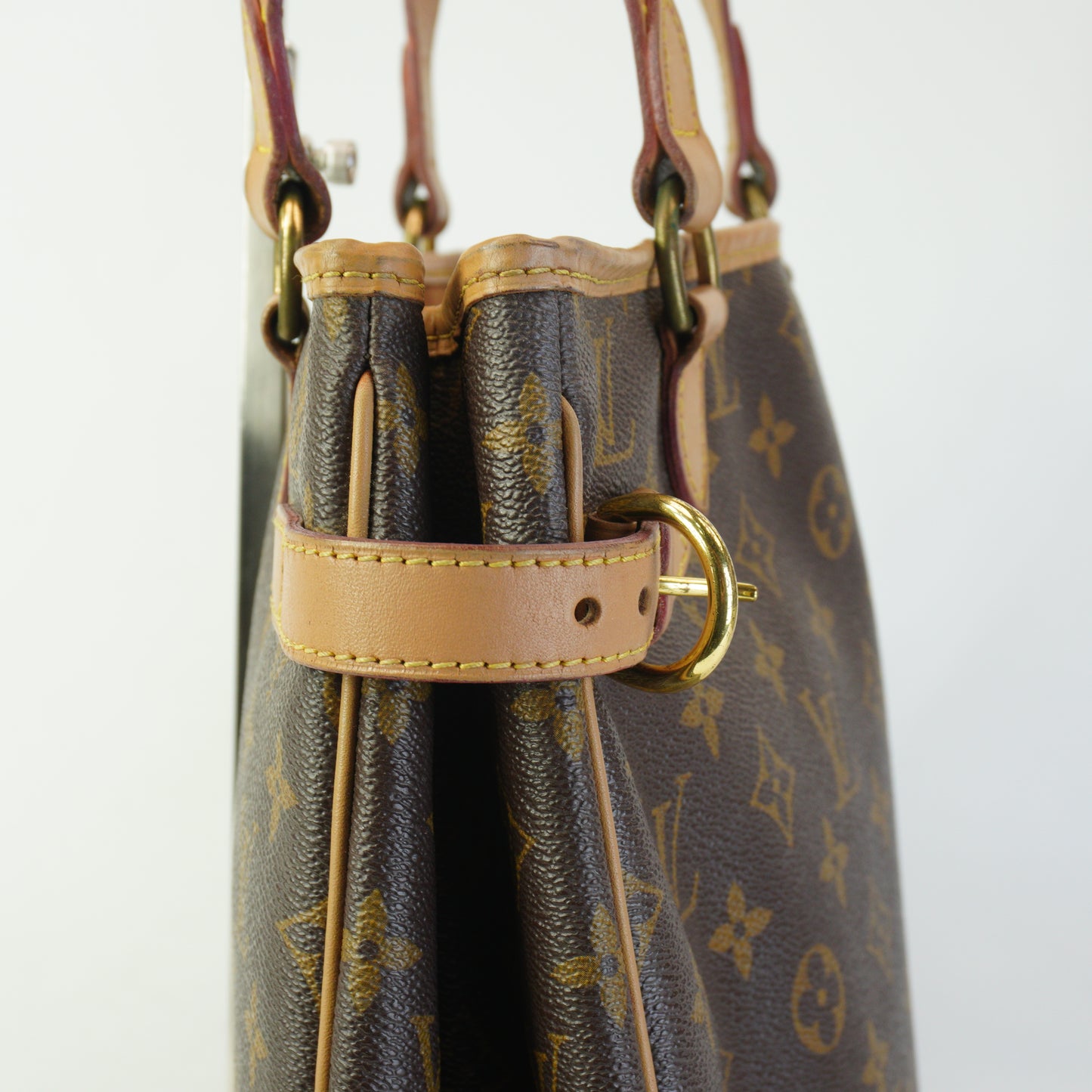 Louis Vuitton	Batignolle Vertical Mono Medium GHW