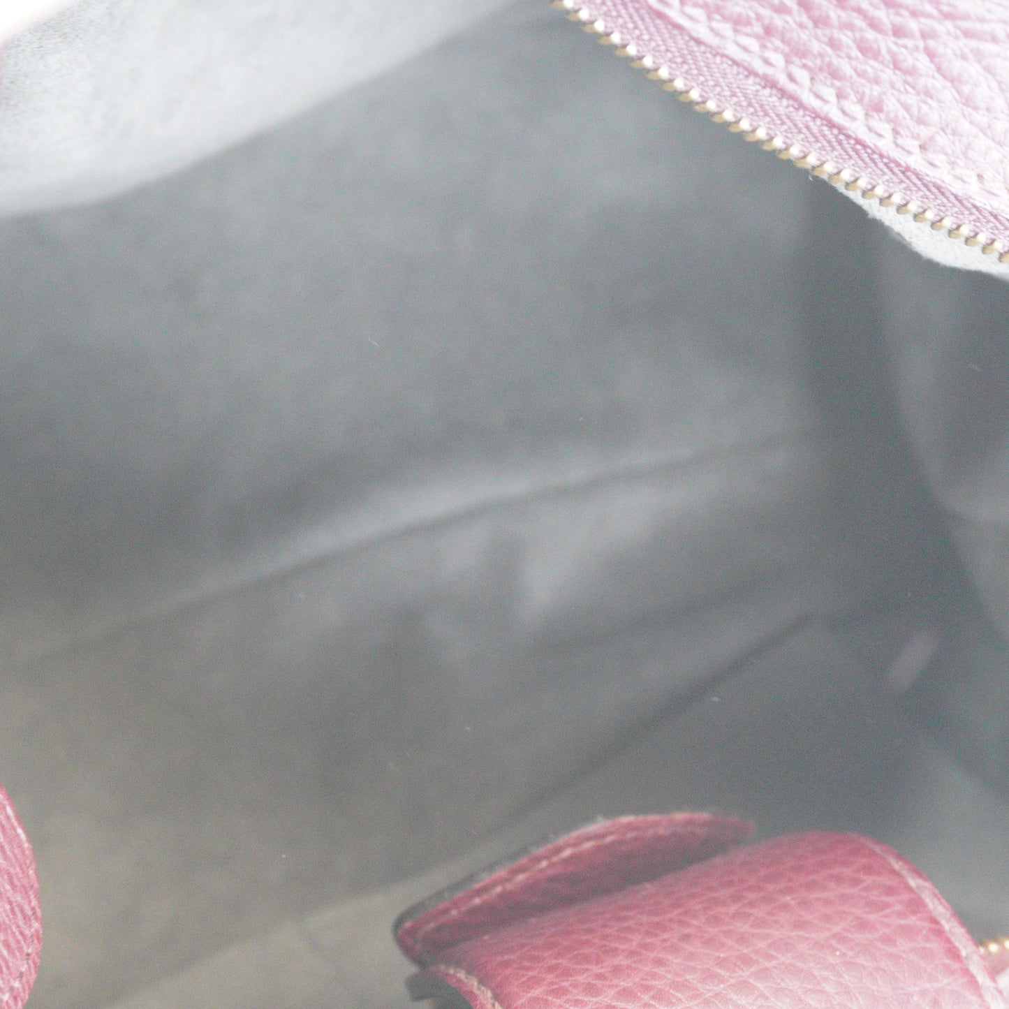Louis Vuitton	Mahina Solor PM Bag Burgundy Large GHW