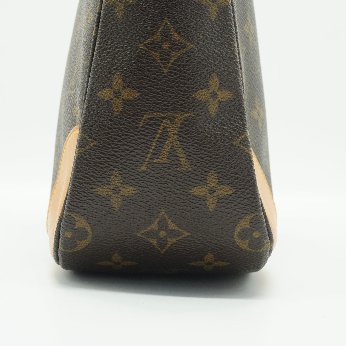 Louis Vuitton Boulogne Monogram Medium GHW