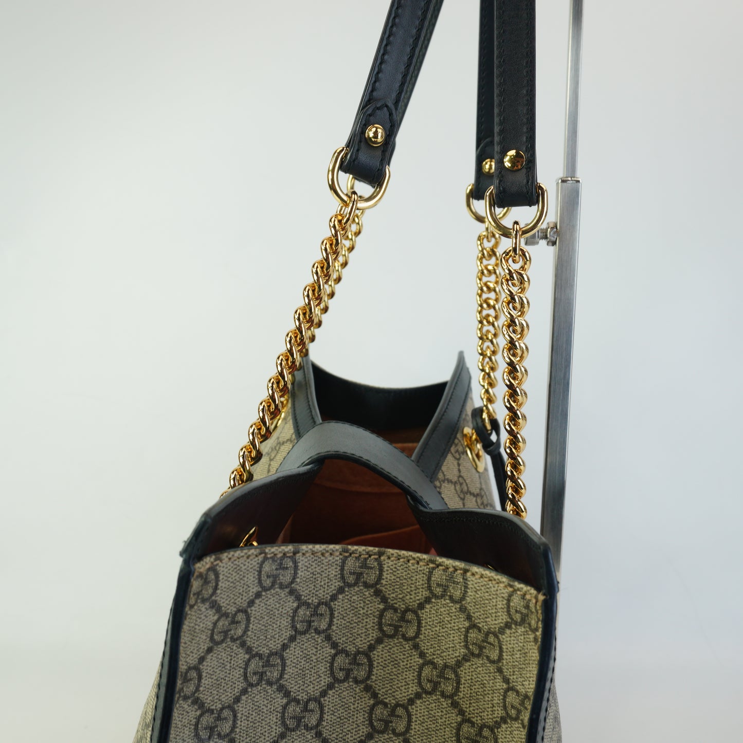 Gucci	GG Supreme Padlock Black Trims Large GHW