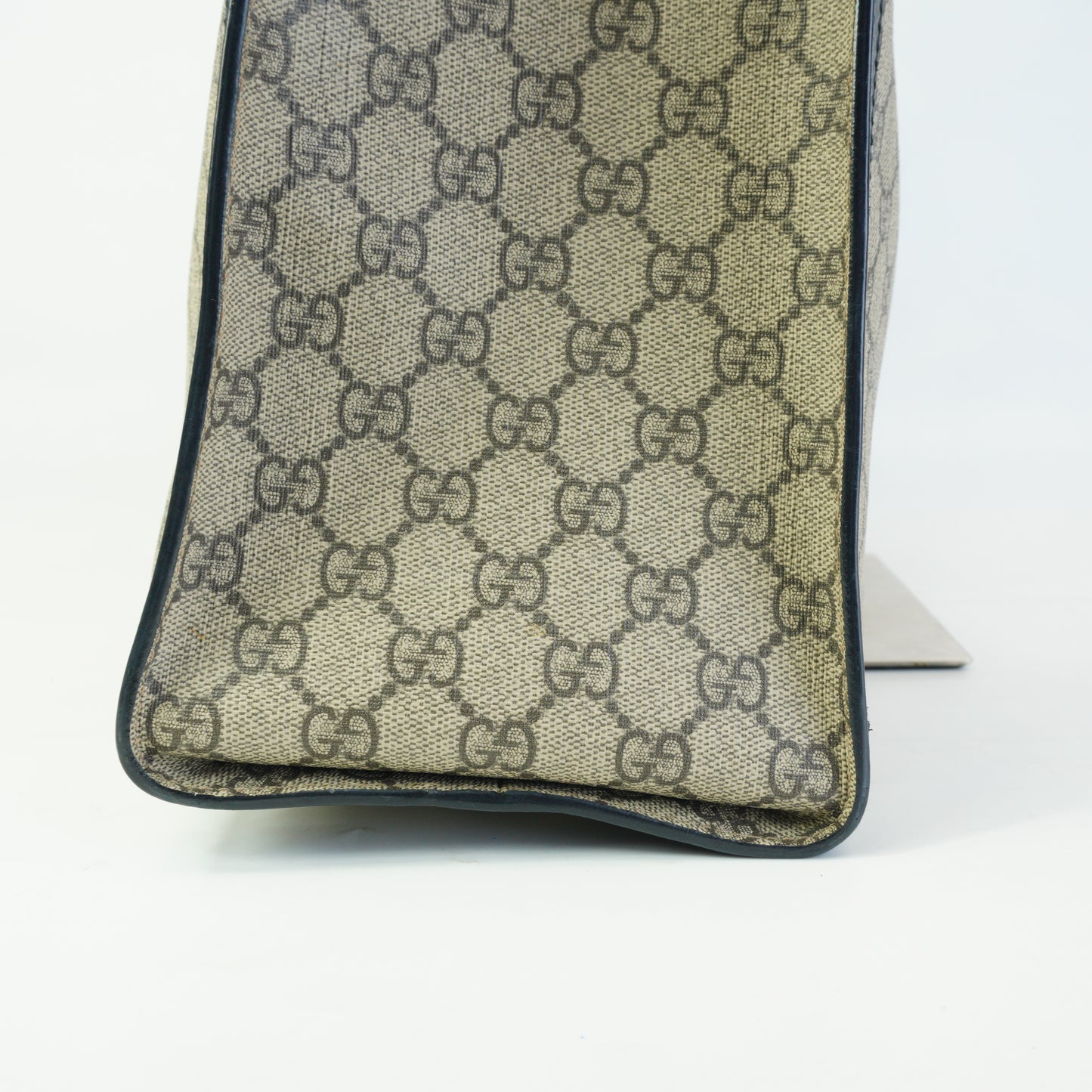 Gucci	GG Supreme Padlock Black Trims Large GHW
