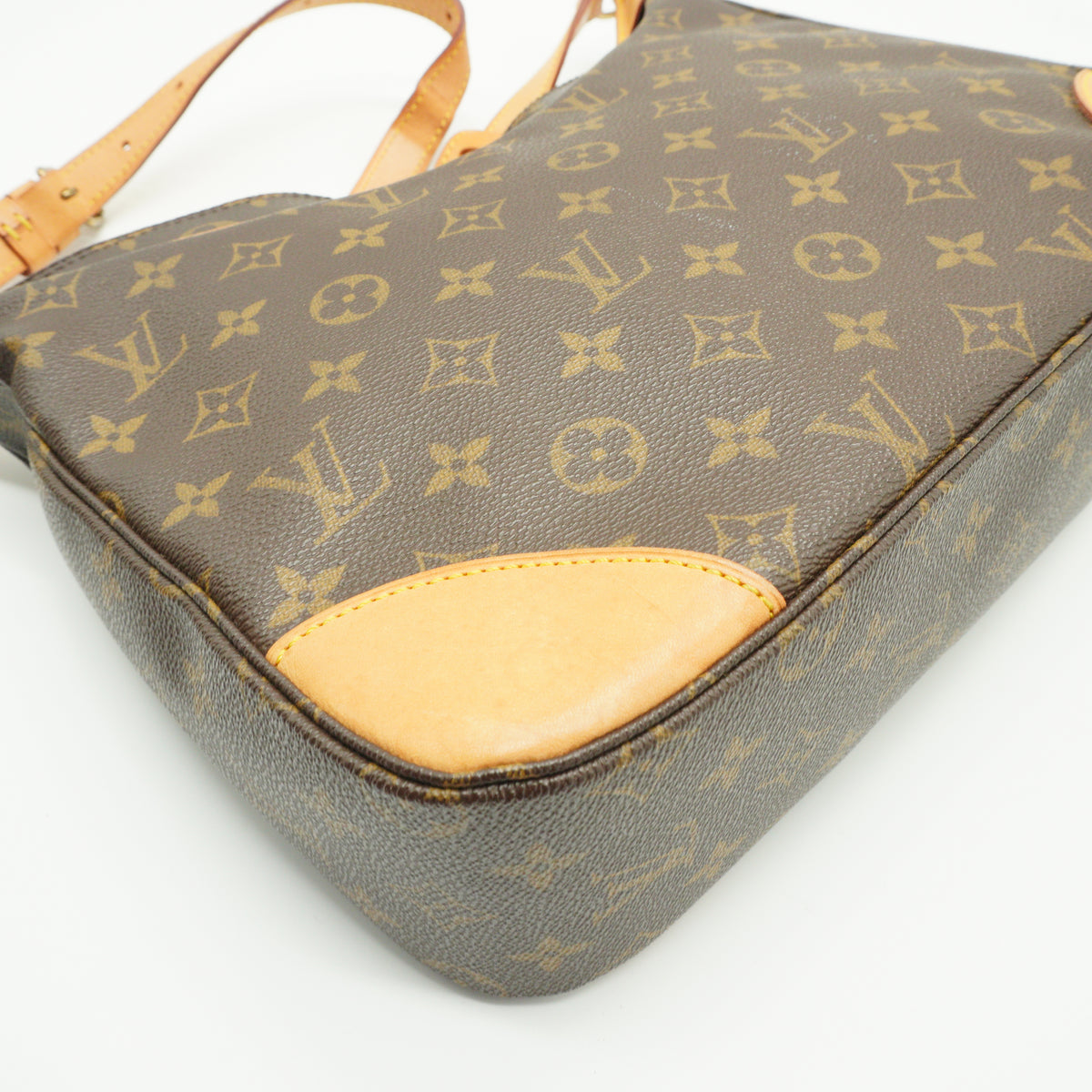Louis Vuitton Boulogne Monogram Medium GHW