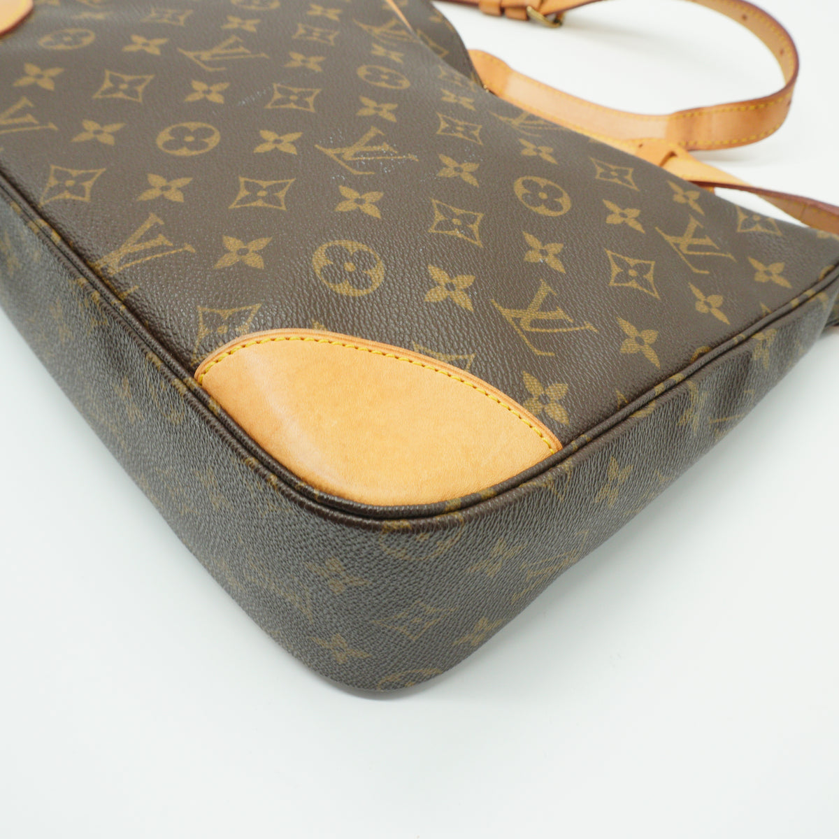 Louis Vuitton Boulogne Monogram Medium GHW