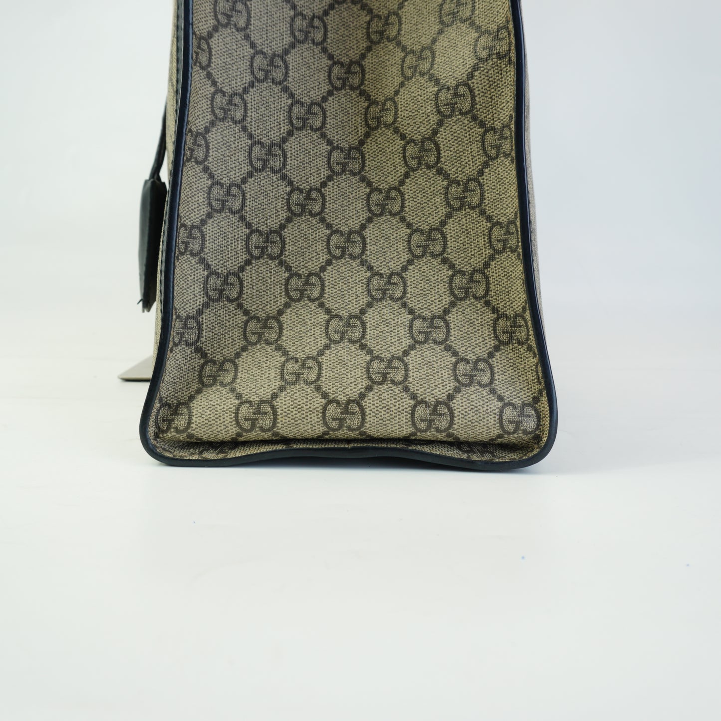 Gucci	GG Supreme Padlock Black Trims Large GHW
