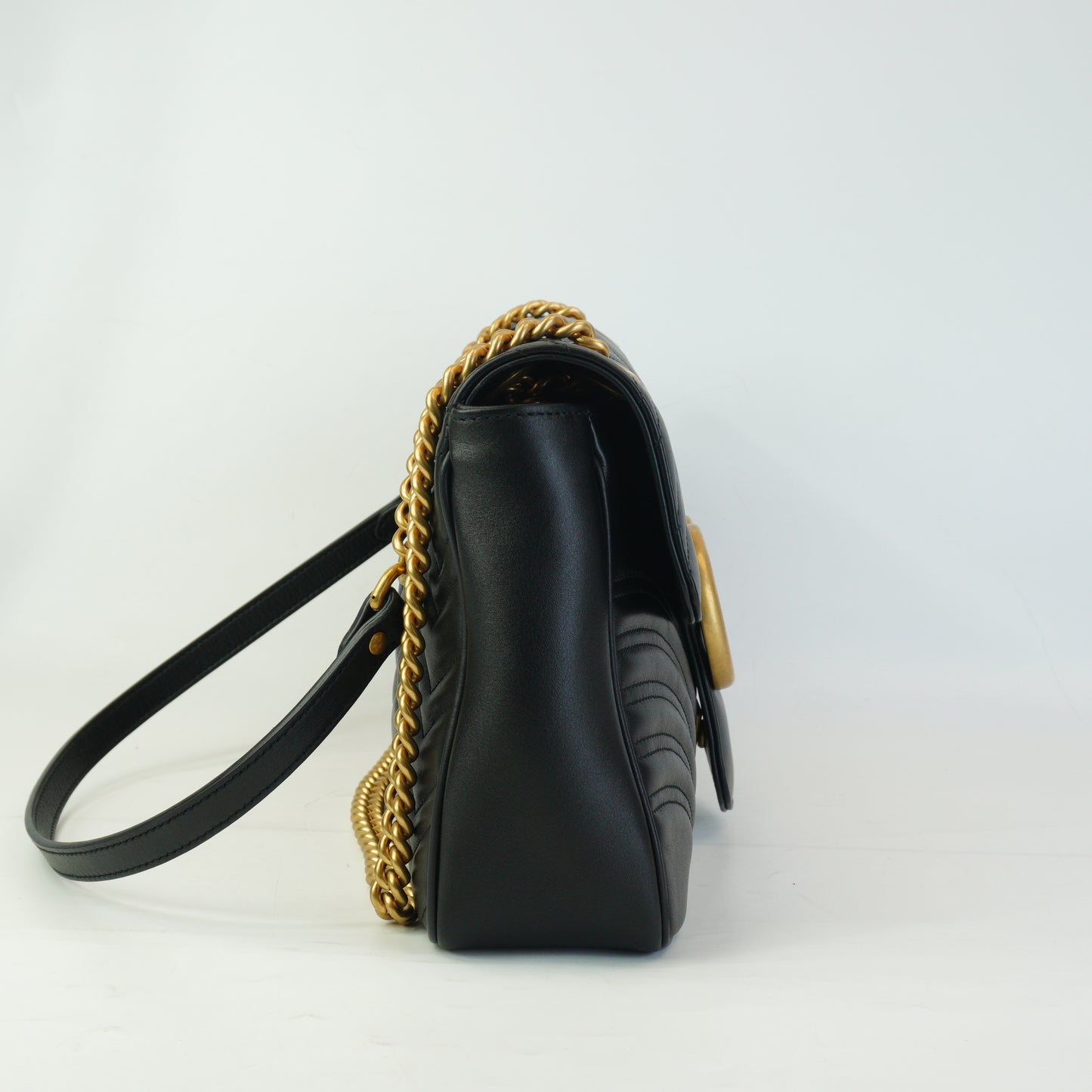 Gucci	GG Marmont Matelasse Medium Black GHW
