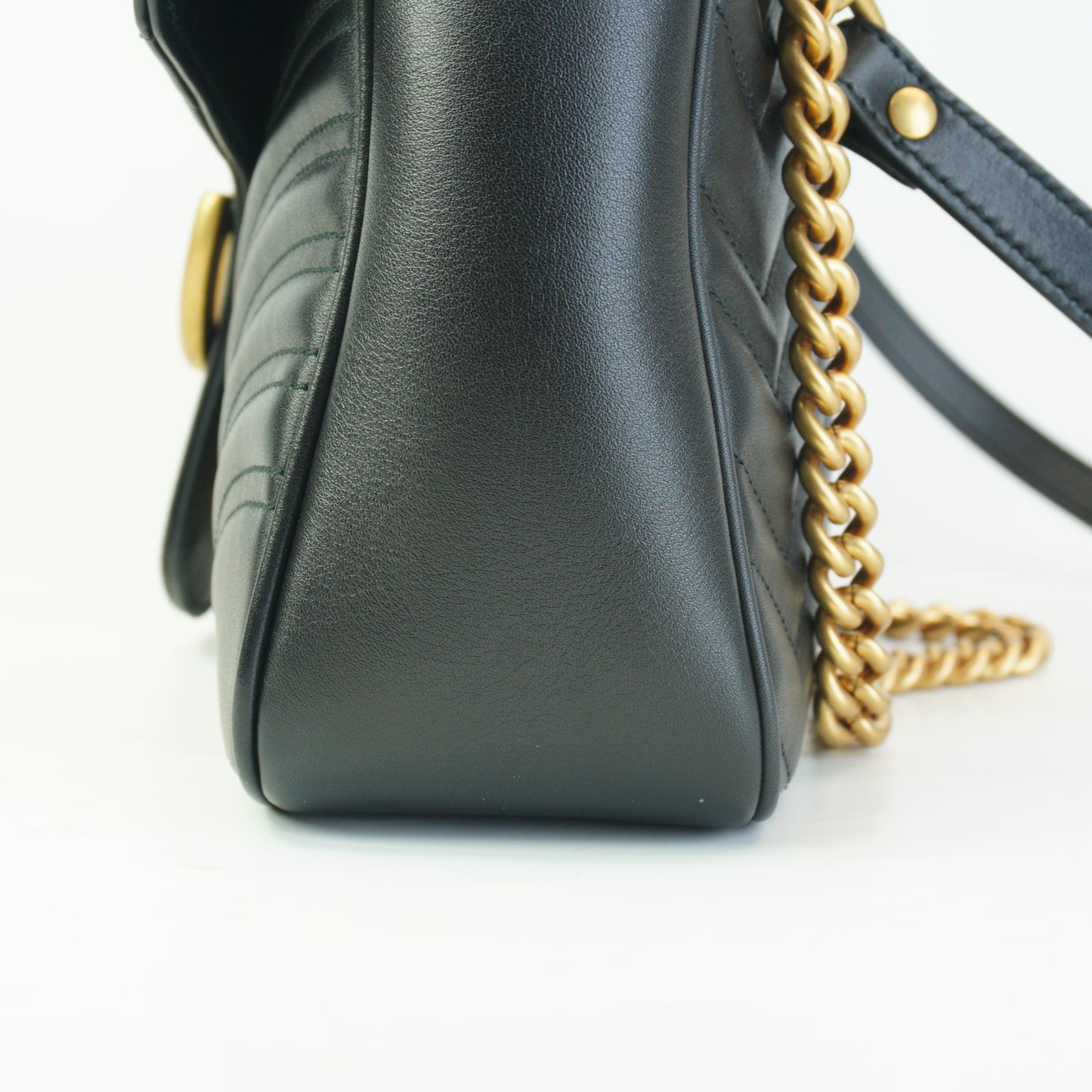 Gucci	GG Marmont Matelasse Medium Black GHW
