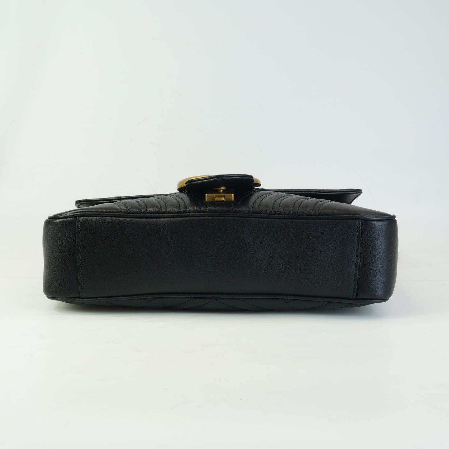 Gucci	GG Marmont Matelasse Medium Black GHW