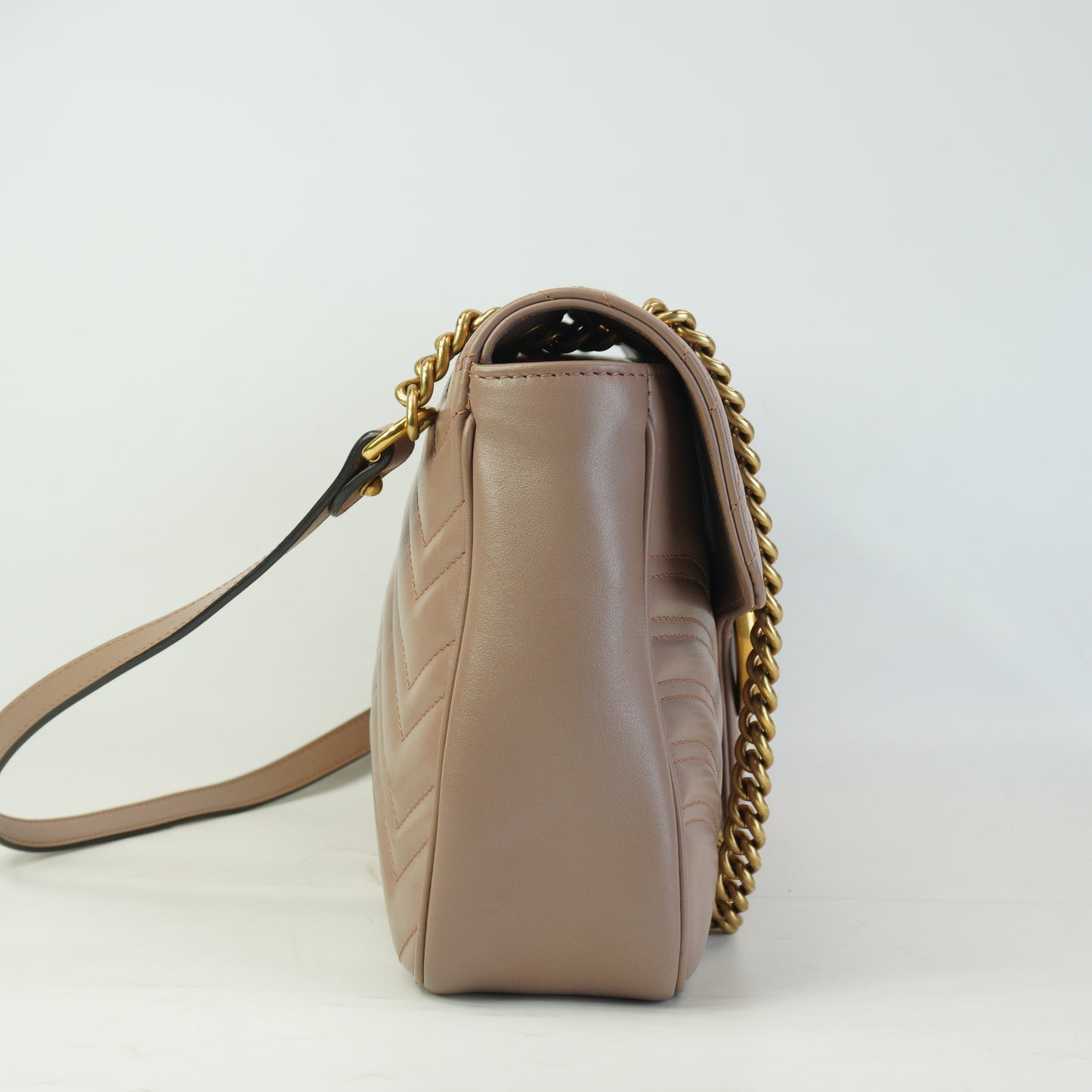 Gucci	GG Marmont Matelasse Medium Beige GHW