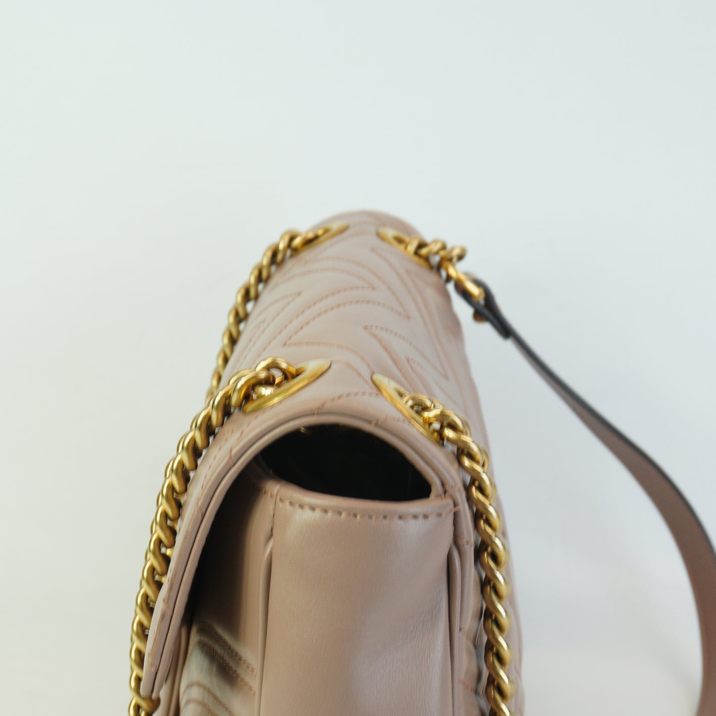 Gucci	GG Marmont Matelasse Medium Beige GHW