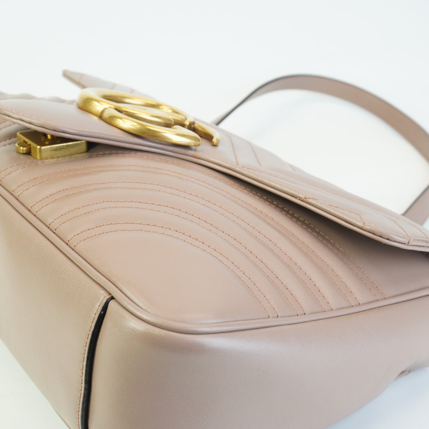 Gucci	GG Marmont Matelasse Medium Beige GHW