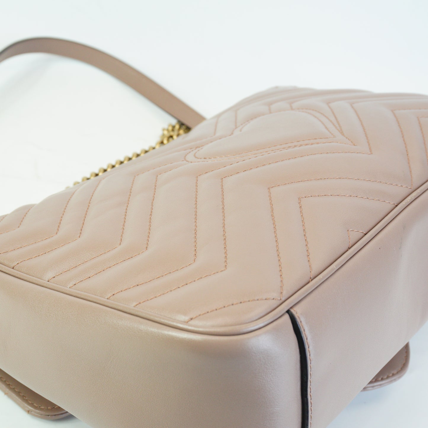 Gucci	GG Marmont Matelasse Medium Beige GHW