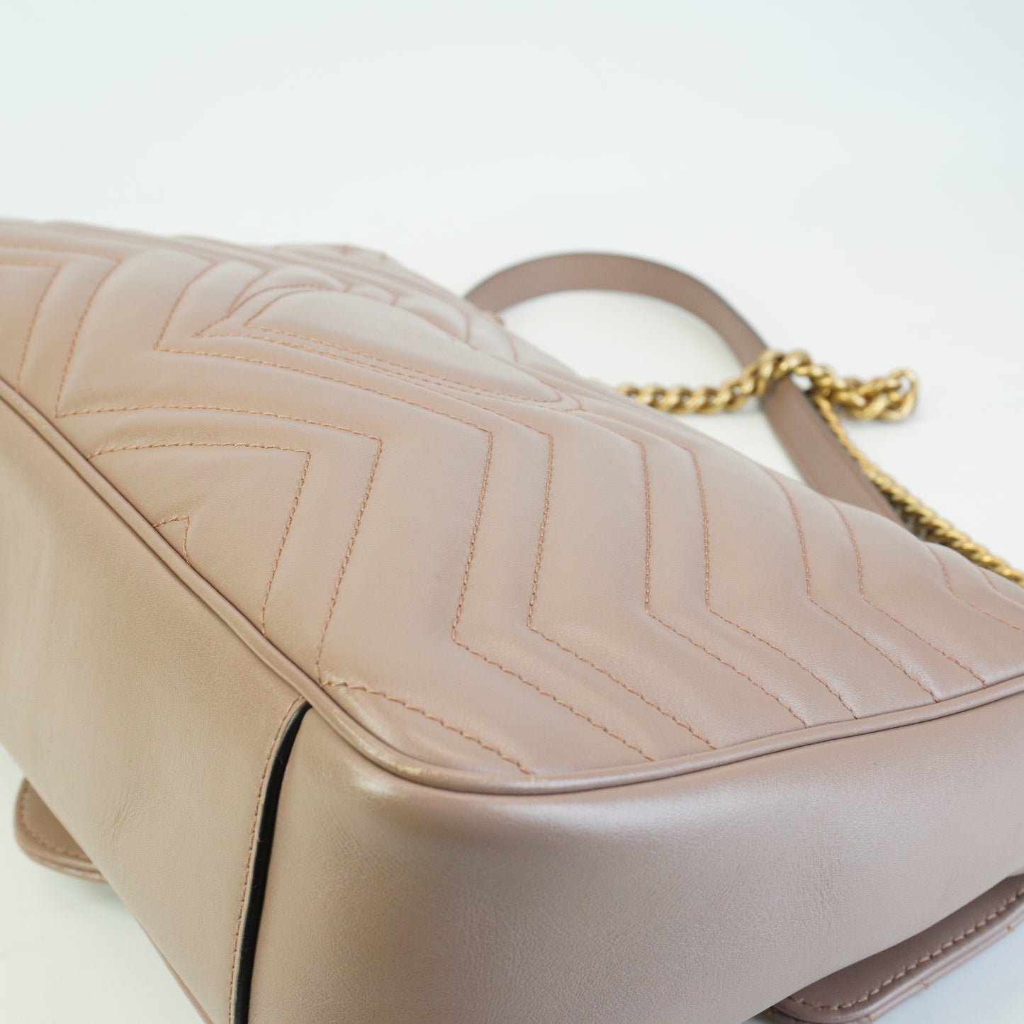 Gucci	GG Marmont Matelasse Medium Beige GHW