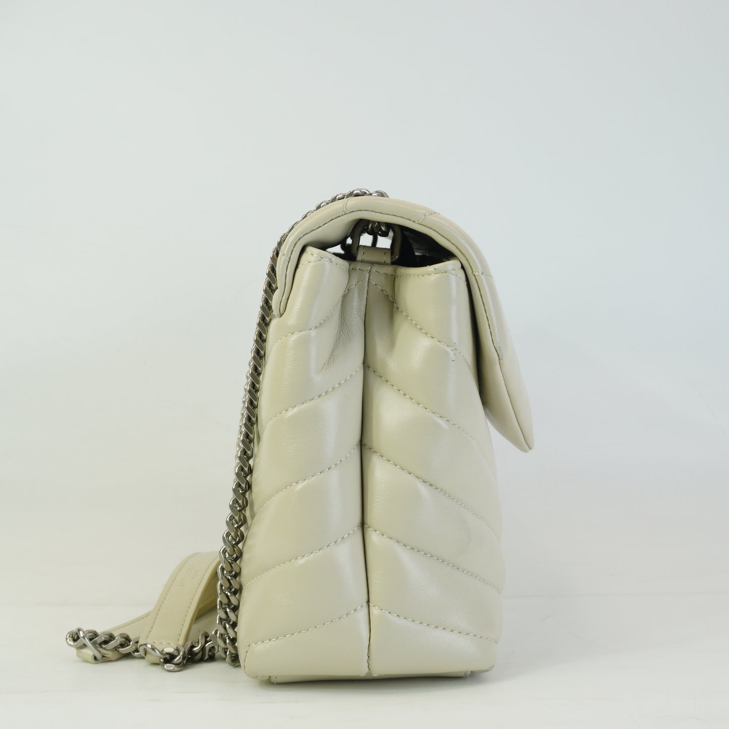 YSL	LouLou Shoulder Bag Medium White SHW