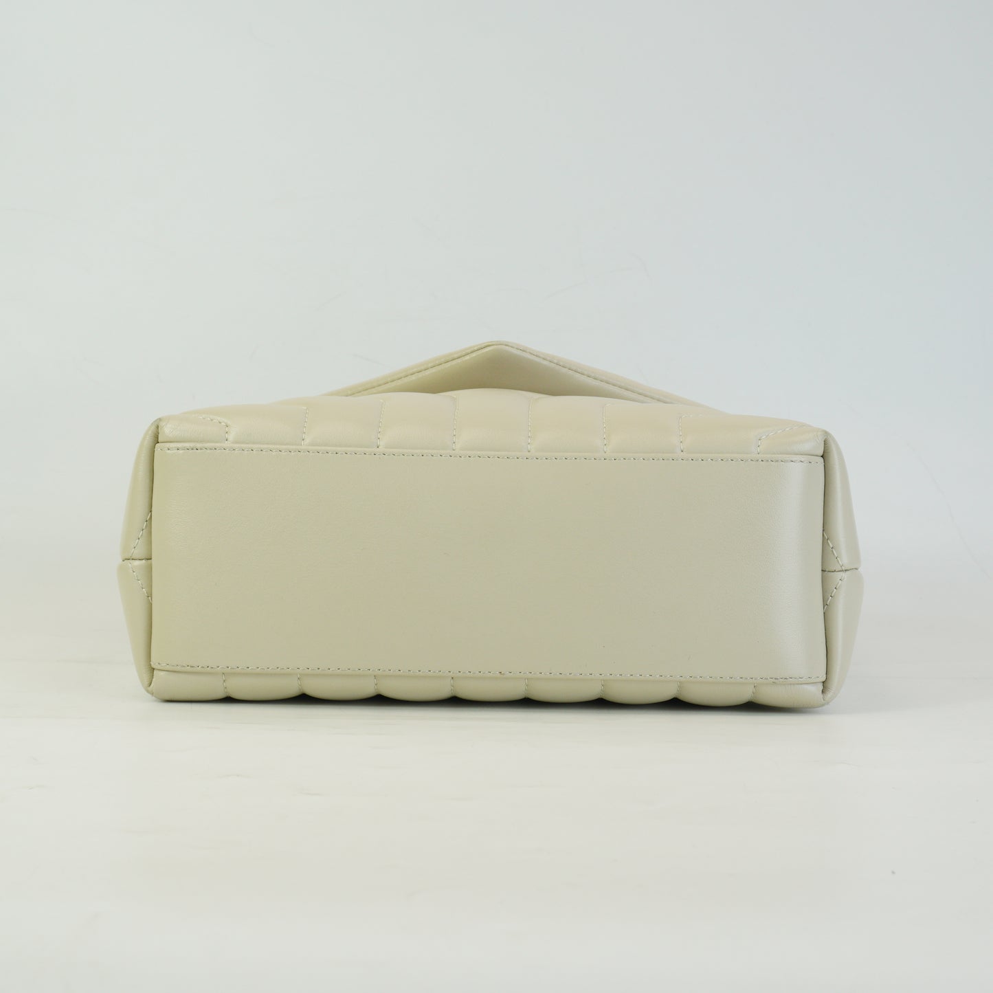 YSL	LouLou Shoulder Bag Medium White SHW