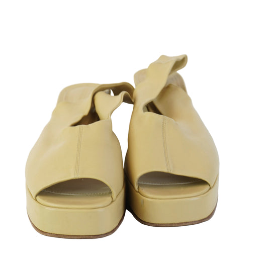 Bottega Veneta Sandals Biege size 38.5