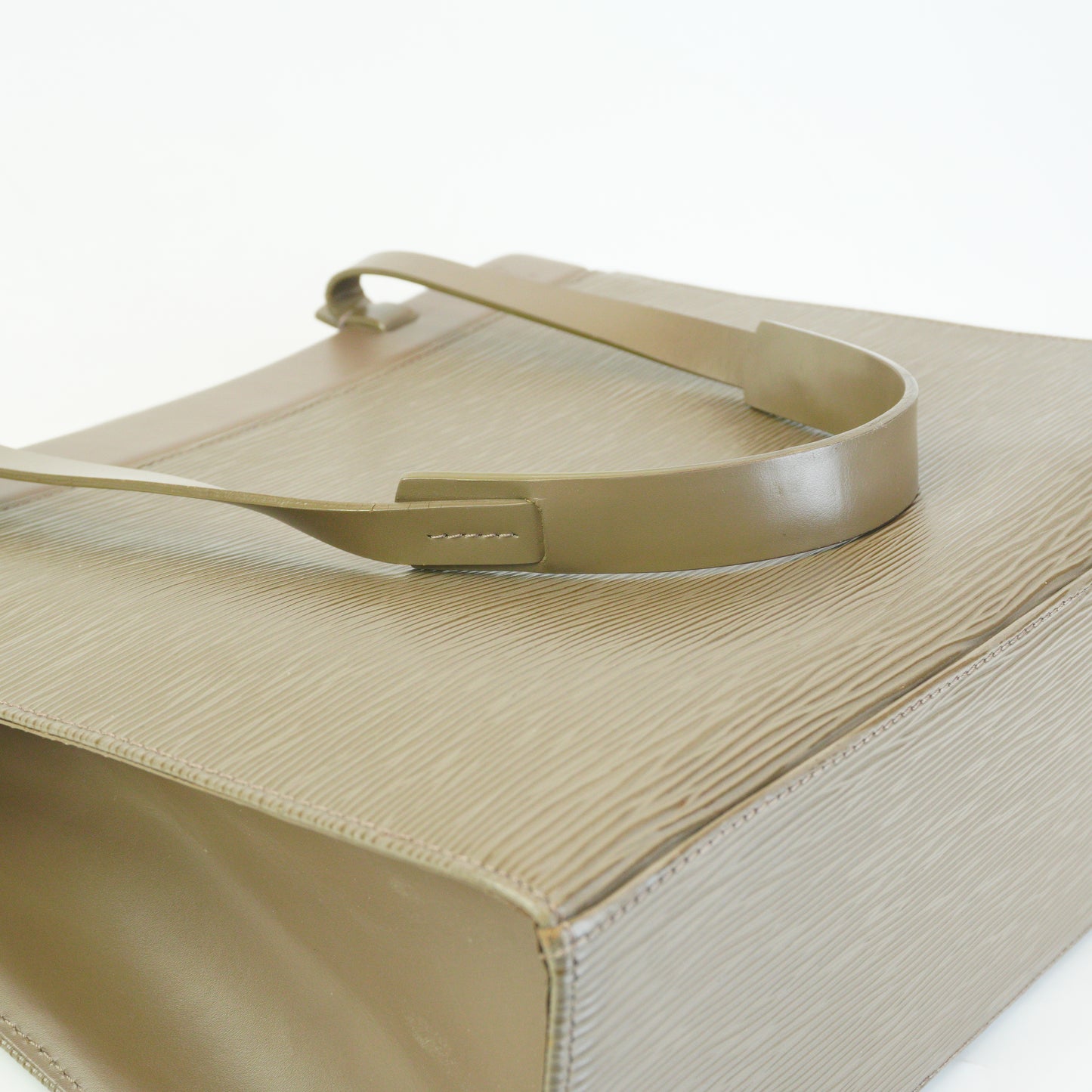 Louis Vuitton	Epi Croisette Gray Medium SHW