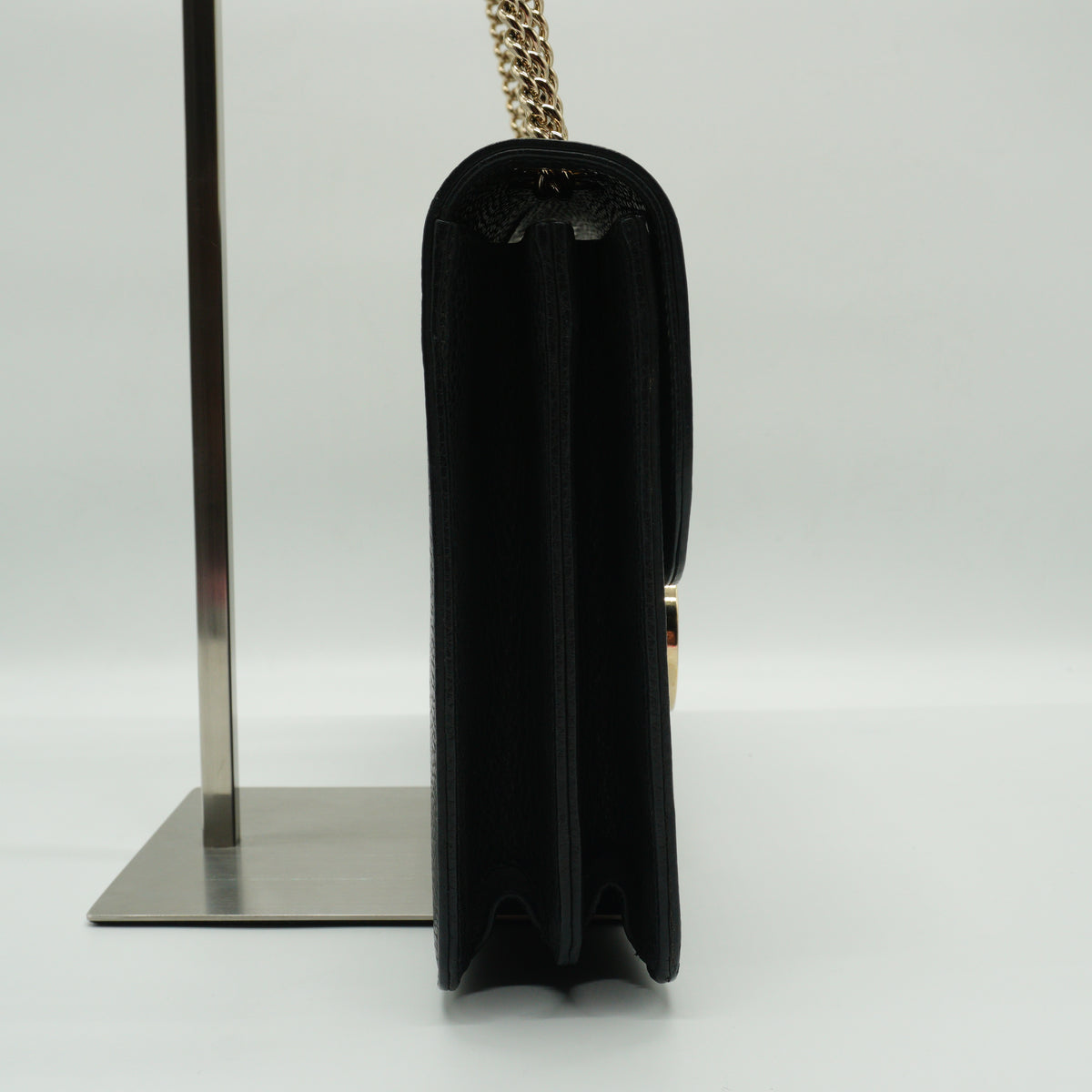 Gucci	Interlocking G Flap Medium Black GHW