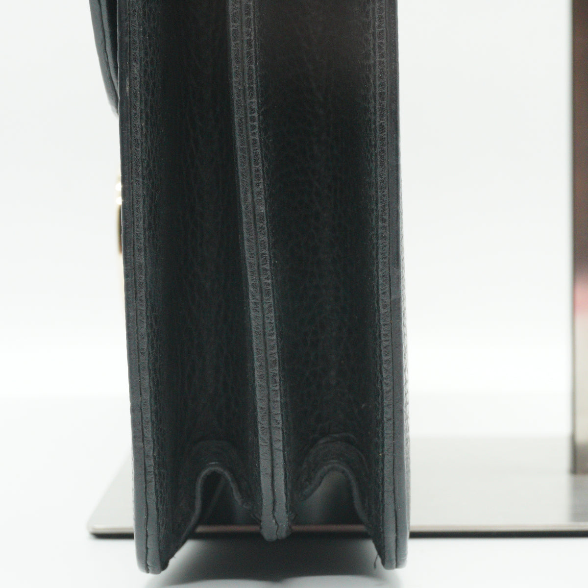 Gucci	Interlocking G Flap Medium Black GHW