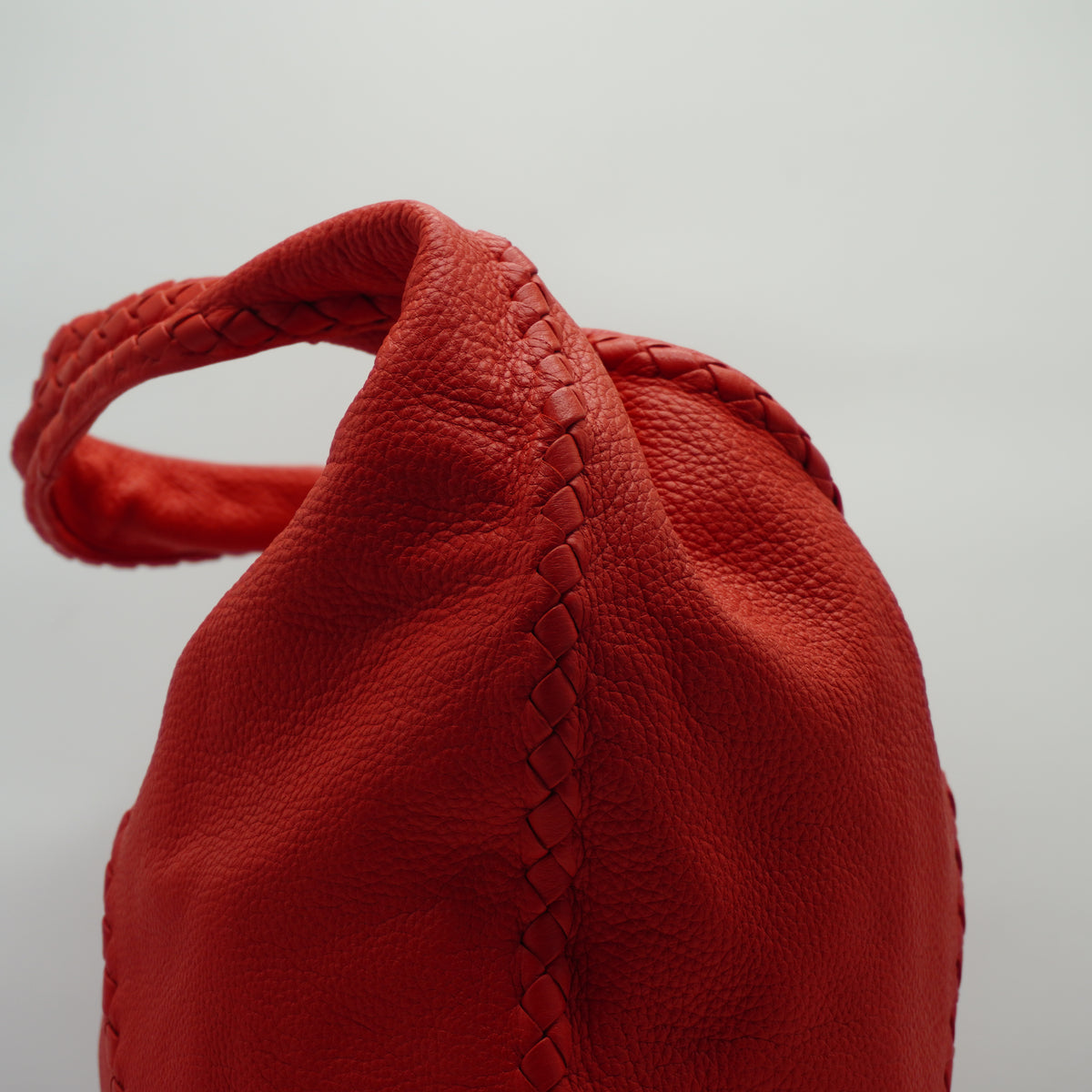 Bottega Veneta	Red Cervo Medium MHW