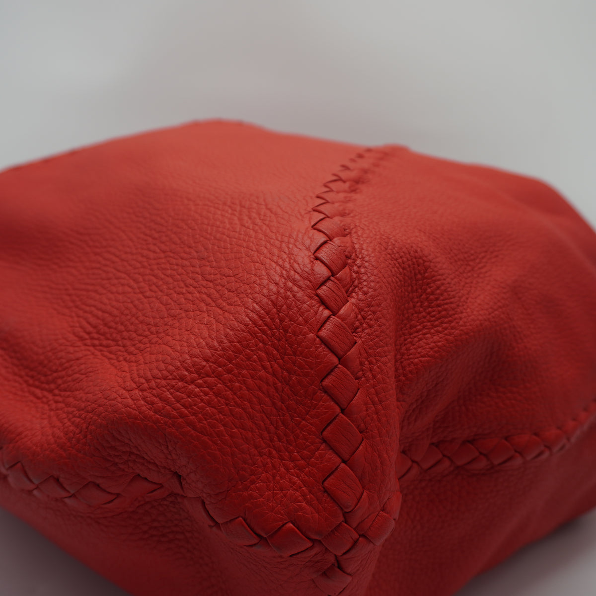 Bottega Veneta	Red Cervo Medium MHW