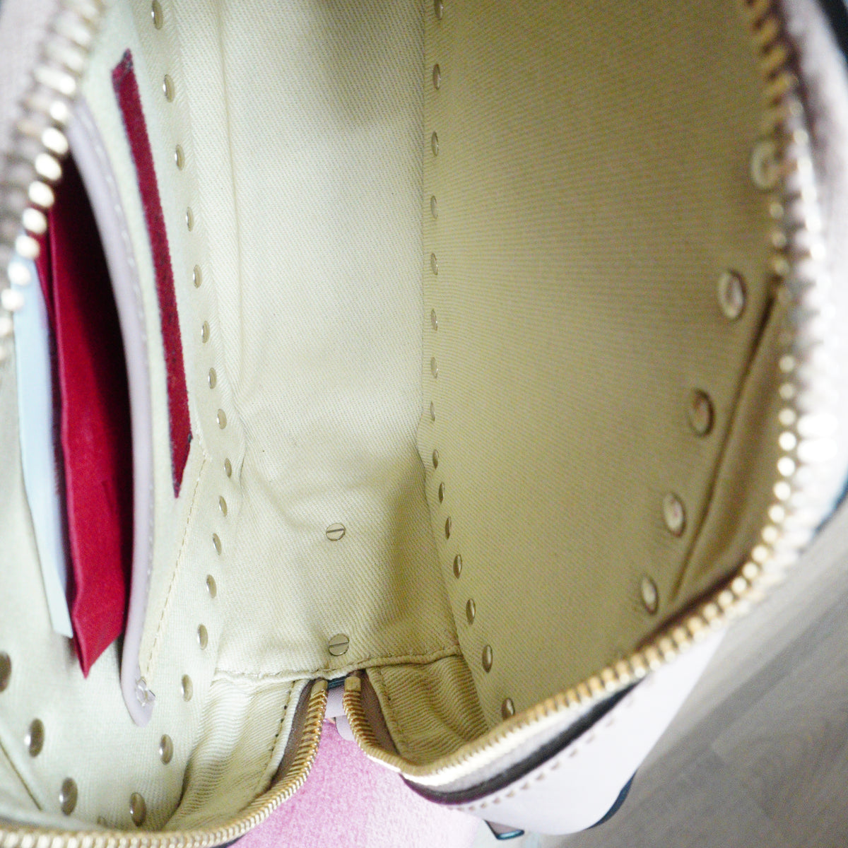 Valentino	Garavani rockstud Camera Bag Small Water Rose GHW