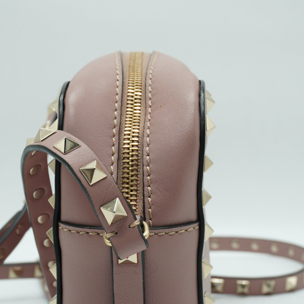 Valentino	Garavani rockstud Camera Bag Small Water Rose GHW