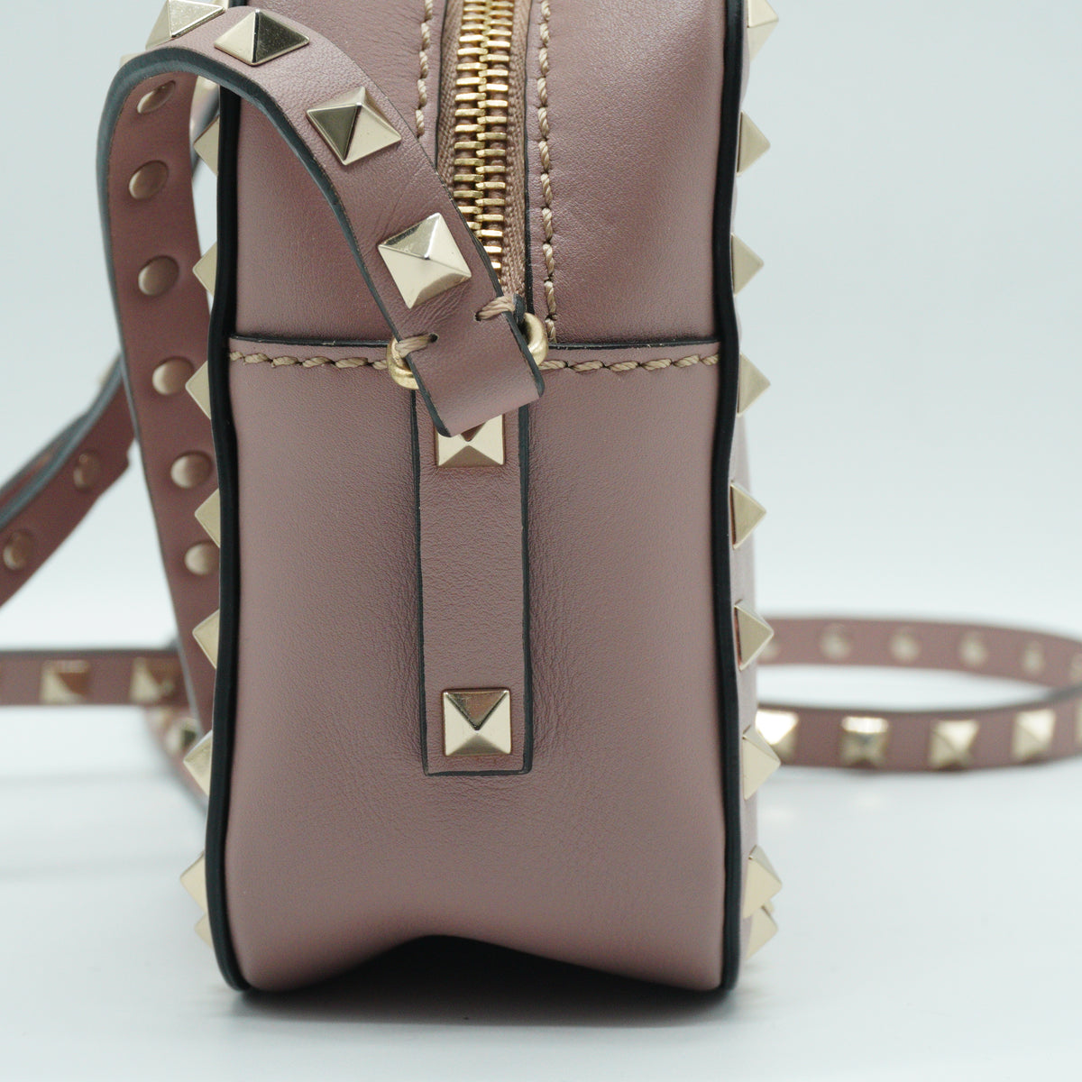 Valentino	Garavani rockstud Camera Bag Small Water Rose GHW