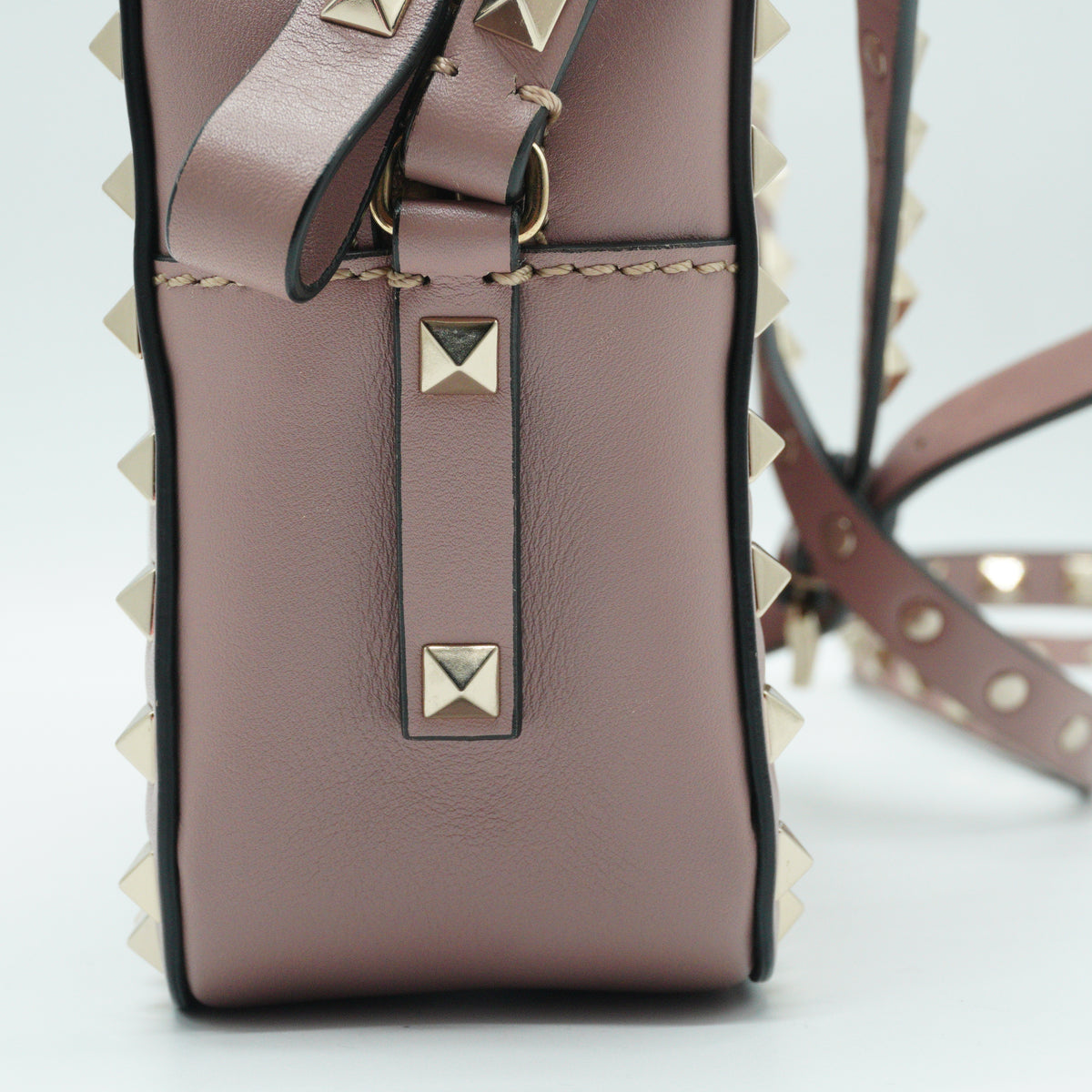 Valentino	Garavani rockstud Camera Bag Small Water Rose GHW