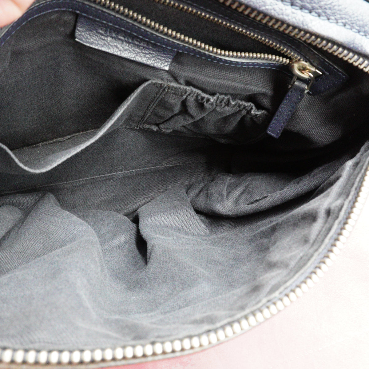 Givenchy	Pandora Blue SHW Medium