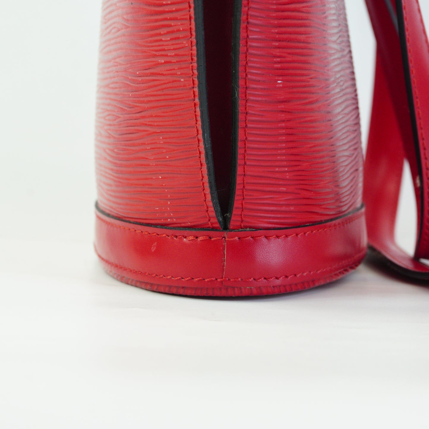 Louis Vuitton	Epi Saint Jacques Red GHW