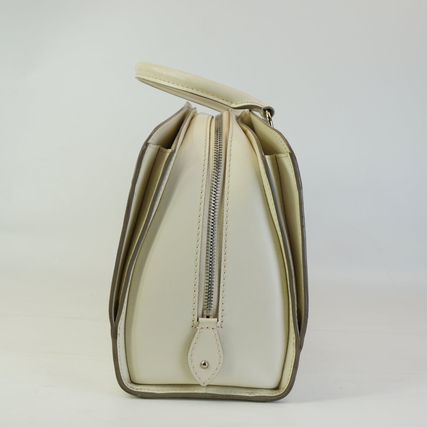 Louis Vuitton	Pont-Neuf PM Handbag White SHW