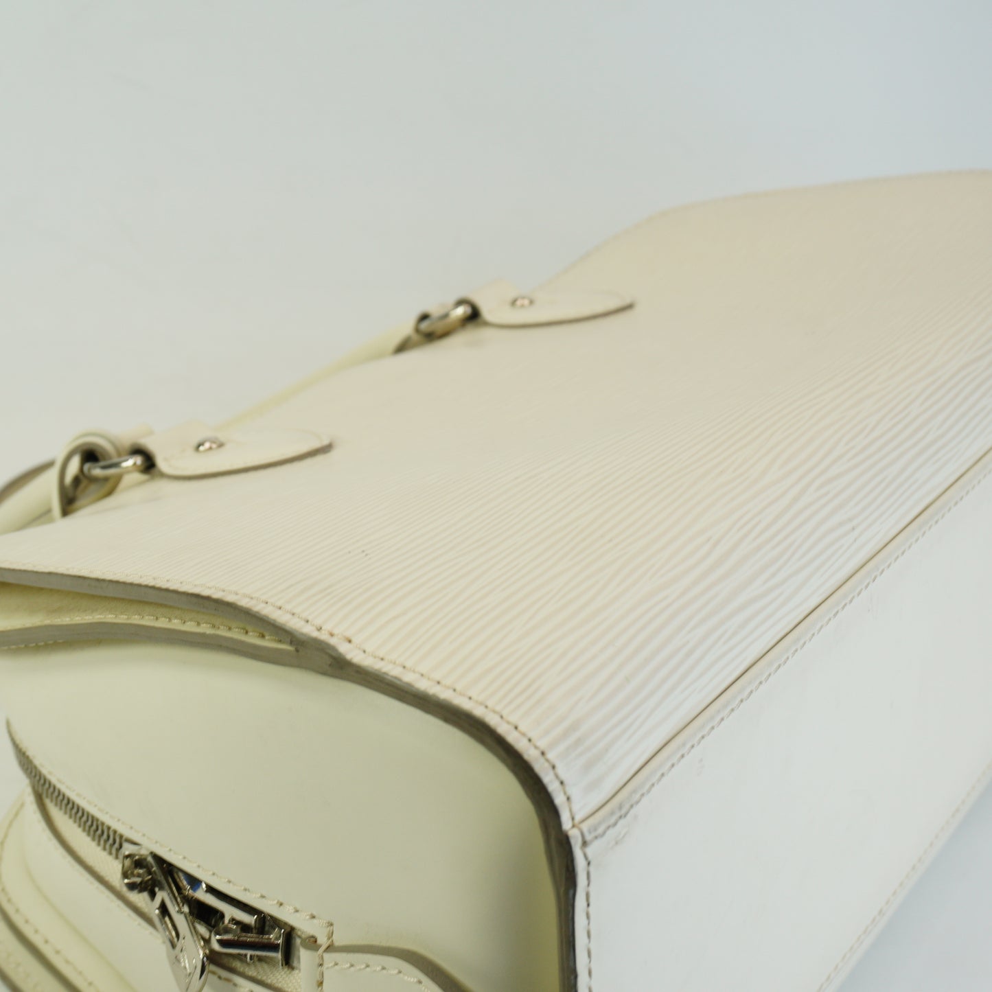 Louis Vuitton	Pont-Neuf PM Handbag White SHW