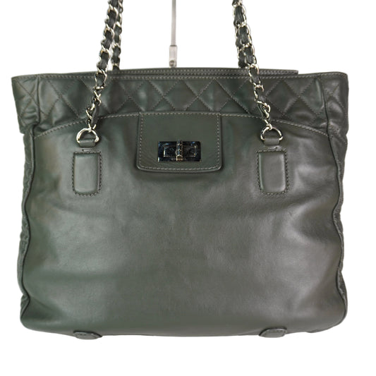 Chanel Reissue 2.55 Tote
