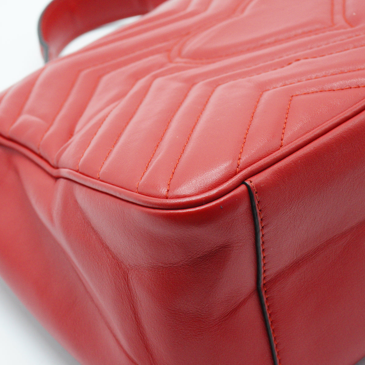 Gucci GG Marmont Top Handle medium Red GHW