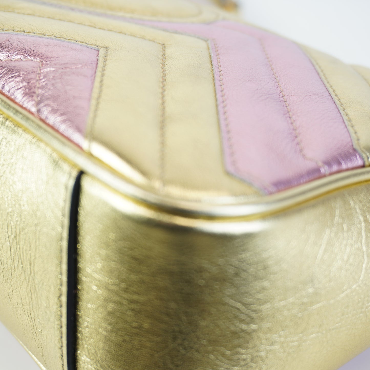 Gucci GG Marmont Matelasse Shoulder Bag GHW Medium