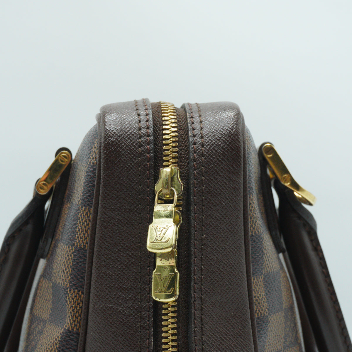 Louis Vuitton	Damier Ebene Brera Handbag Medium GHW