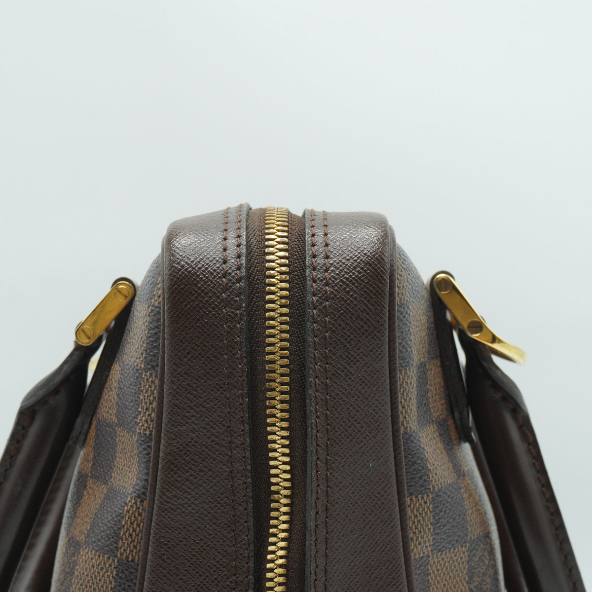 Louis Vuitton	Damier Ebene Brera Handbag Medium GHW