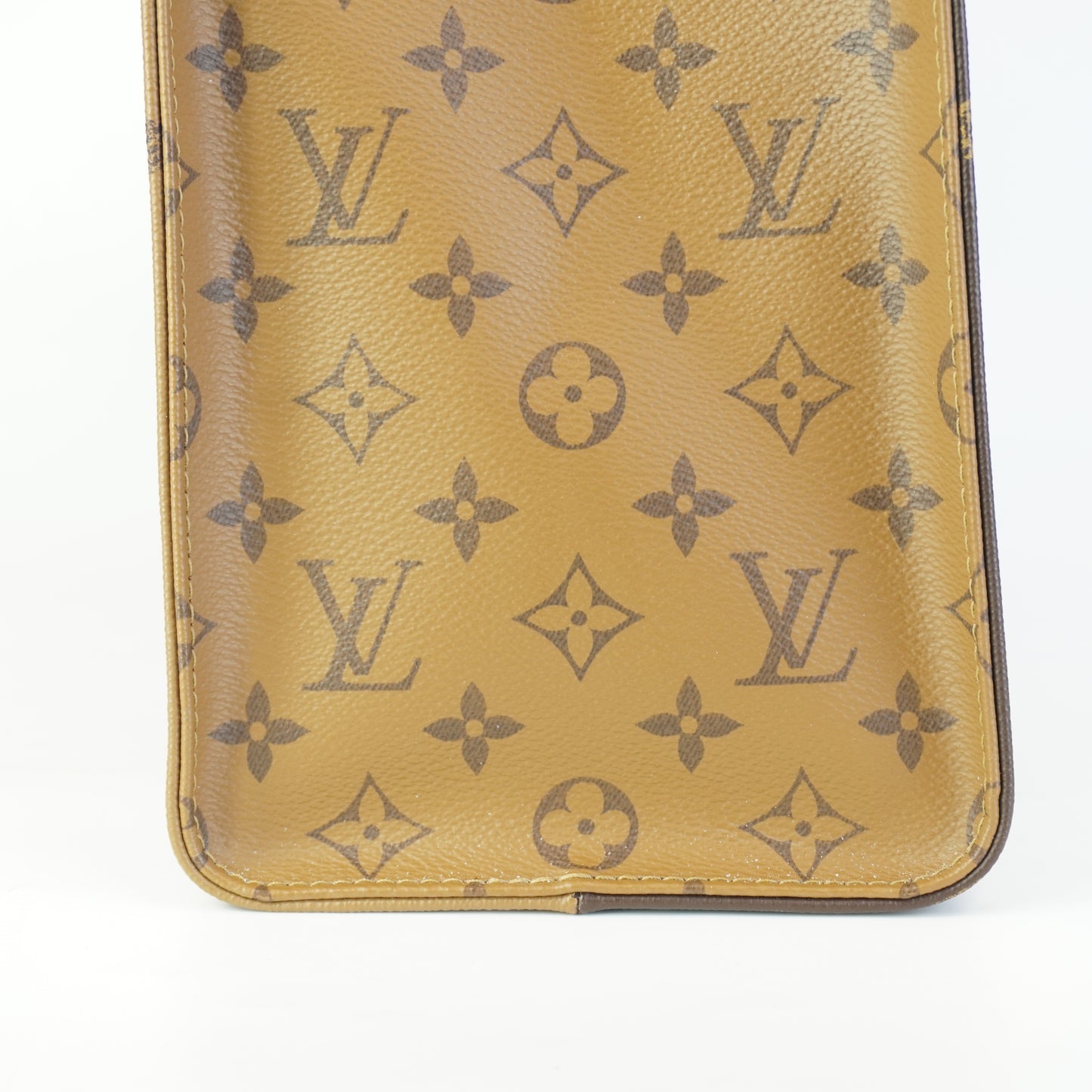 Louis Vuitton	On The Go MM GHW