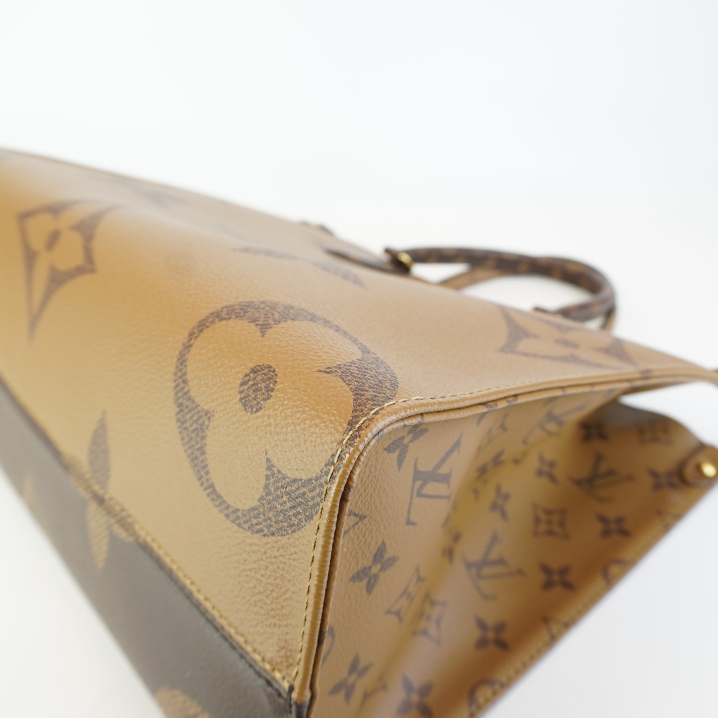 Louis Vuitton	On The Go MM GHW