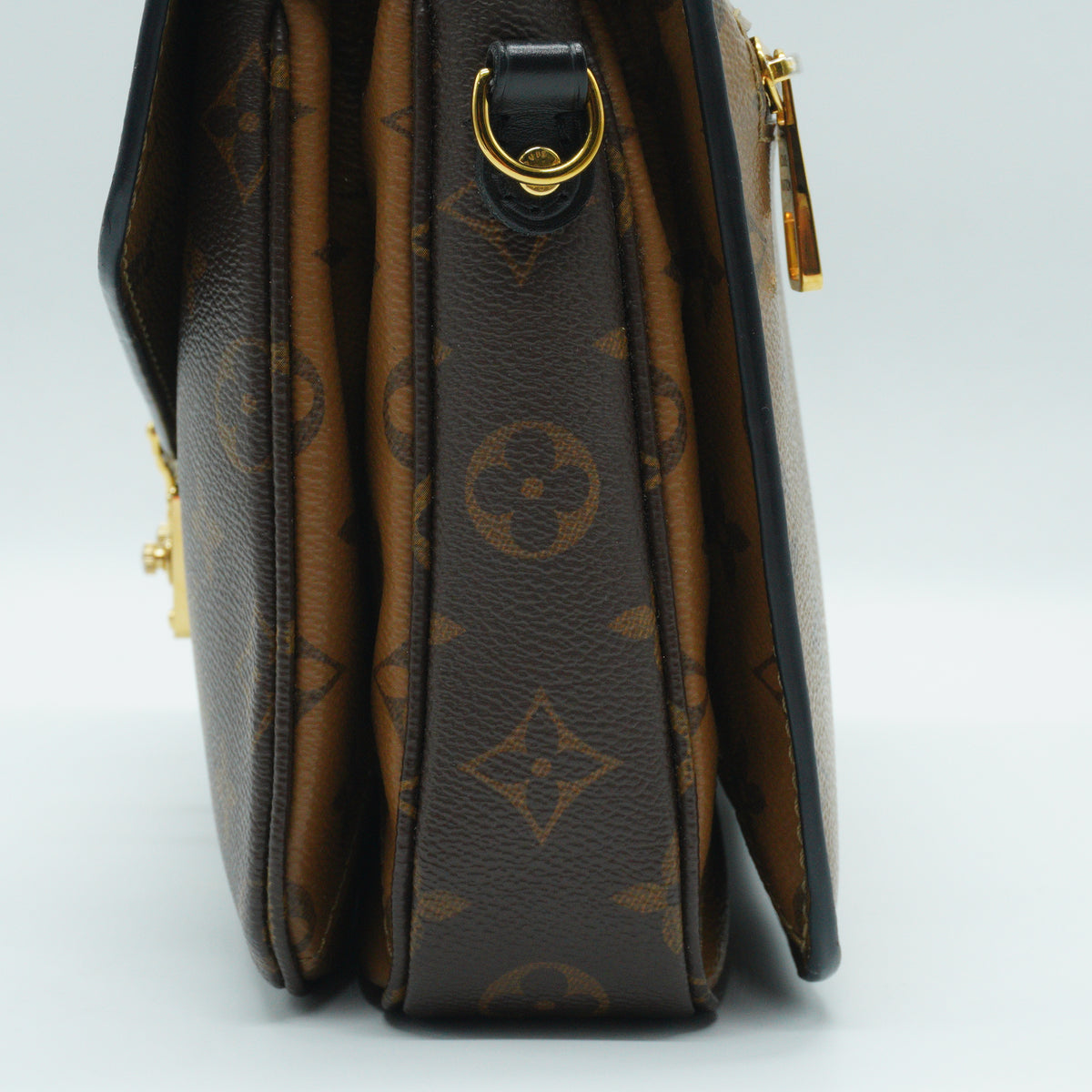 Louis Vuitton	Pochette Métis Medium monogram reverse GHW